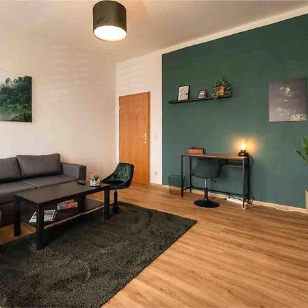 Ferienwohnung Bali Style Mit High Speed Wlan Und Gratis Parkplatz Gera Ngoại thất bức ảnh